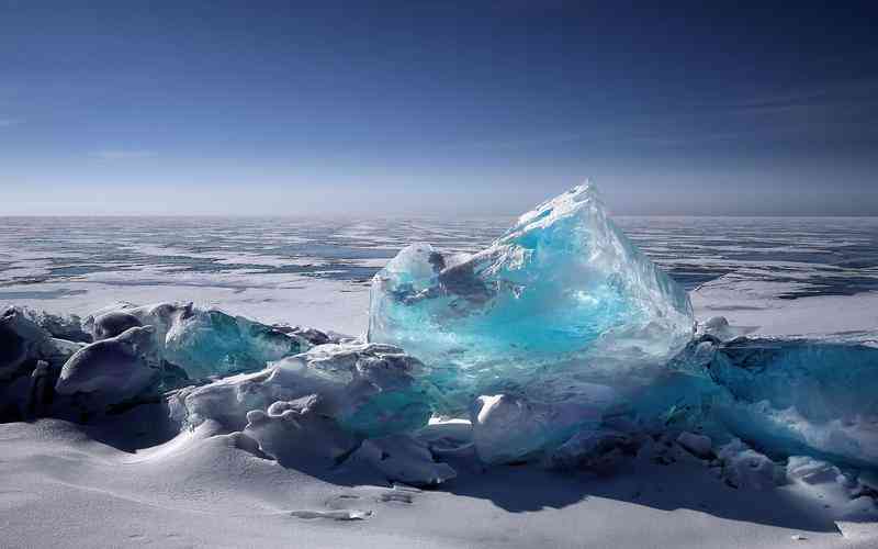 空调房用加湿器好还是放盆水好 空调房用加湿器好不好呢